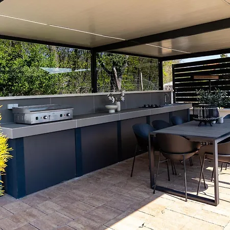 Porta - Private Pool Jacuzzi Ii